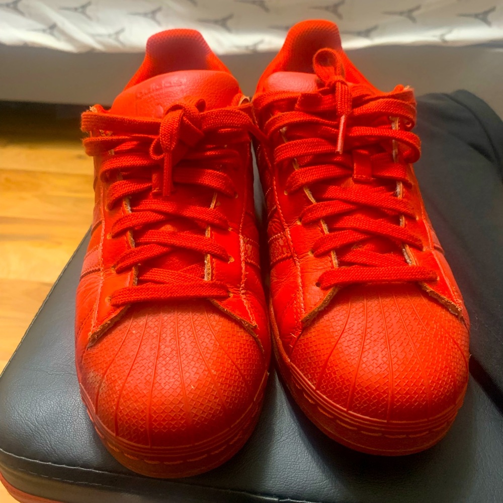 Adidas superstar red